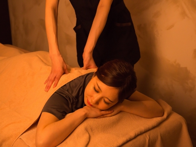 It is popular as it lightens the whole body after relaxing treatment with comfortable acupressure.