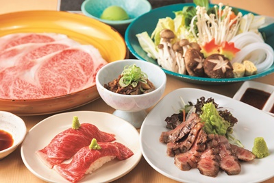 You can enjoy Japanese black beef with steak, suki-shabu and nigiri-zushi for 6980 yen. It's not all-you-can-eat, so it's recommended for those who want to taste the right amount.