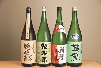 日本を代表する酒処でもある京都。伏見で醸された祇園小町780円や英勲1,180円など、厳選5種類から好みの一杯を選んで。