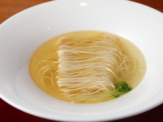 麵鶏 佰鶏　vol17秋冬号　ラーメン特集