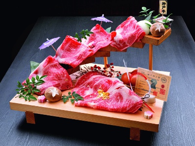 神戸牛の美味しさは何と言っても肉の「甘み」と「香り」。いつまでも舌の上に残る存在感は、やはり世界一のブランド牛の名にふさわしい味わい。