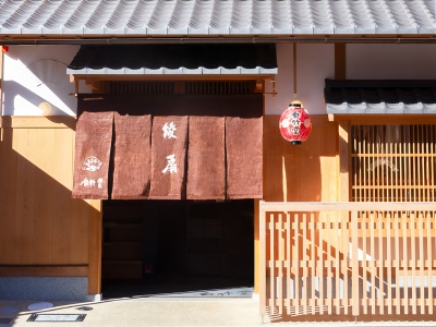 綾扇（りょうせん）祇園花見小路店Ryosen Gion Hanamikoji Store2025年には、祇園に姉妹店の綾扇 祇園花見小路店がオープン。