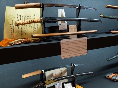 A valuable sword of comparable importance to nationally designated Important Art Objects. Accompanied by a certificate of appraisal from the Japan Art Sword Preservation Association.