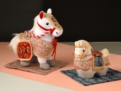 Oriental Zodiac Sign “Horse” Kimekomi Dolls (left) 13,200 yen (right) 22,000 yen, Kobukusa 4,950 yen each