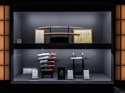 水墨画のような雲海模様が美しいRYUSEN。切れ味はもちろん、握り心地の良さも評価が高い。