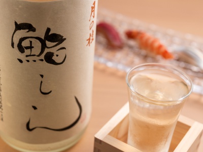 どの店も日本酒やワインなどお酒の品ぞろえが豊富。こだわりの握りと合わせて、それぞれのペアリングを楽しみたい。