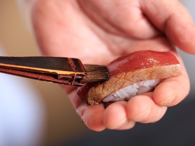 Located within the Kyoto Museum of Culture with excellent access. Feel free to drop by.