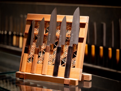 石川・能登の地で受け継がれる野鍛冶、ふくべ鍛冶が手掛けるダマスカス包丁。