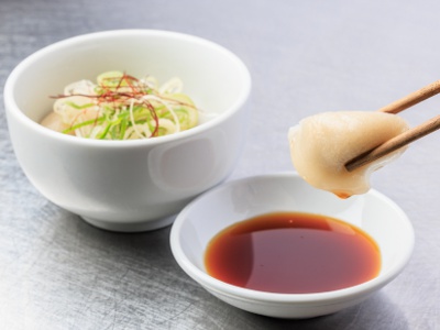 ヴィーガン餃子600円。野菜たっぷりのひとくち水餃子は、もう一品やお酒のアテにもおすすめ。