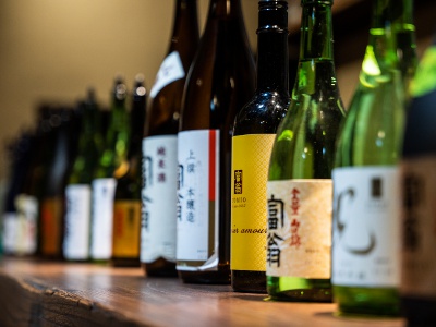 菊川のうなぎ専用に作られた京の日本酒や京の地酒を多数取り揃える。