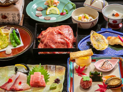 四季折々の京都の旬を活かした会席料理7,800円～。前日までの予約が必要。