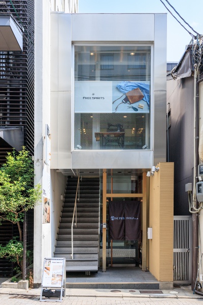ショップが集まる新京極にある店舗。ショッピングで訪れたい。