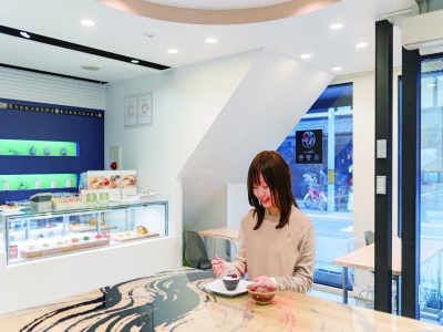 リニューアルしたイートインスペースは、まち歩きの合間にひと息つくのにぴったり。