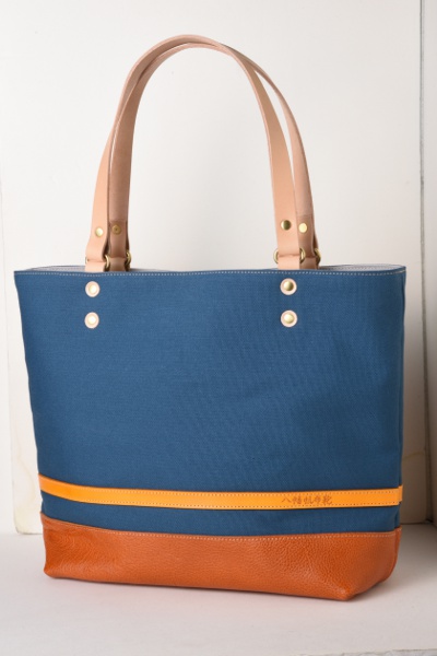 革と高島産帆布で作ったトートバッグ Lサイズ【びわこブルー】16,500円