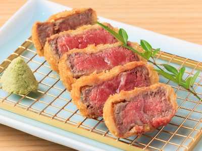 北海道サロマ和牛を使用。ザクっとした衣に上質な霜降りが生む甘さが絶品。