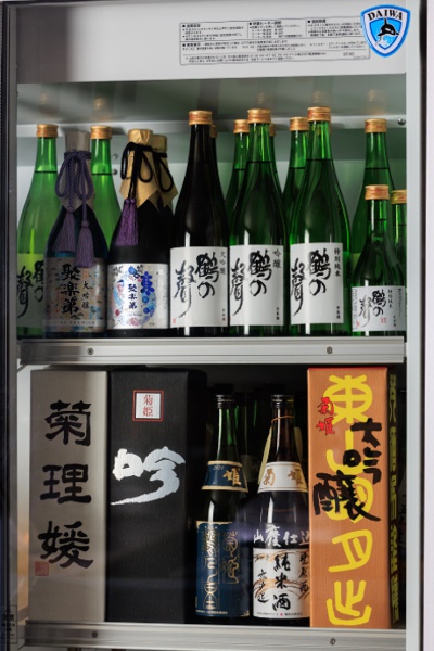日本酒は、京都の銘酒をはじめ、選び抜かれた銘酒が並ぶ。