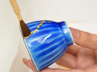 佛具の修繕にも、金継ぎの技術が生かされている。