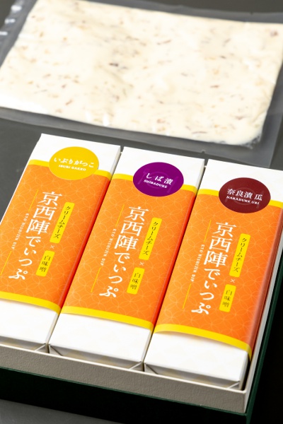 漬物と白味噌、クリームチーズを掛け合わせた京西陣でぃっぷ3個入り3,780円。