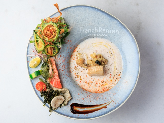 오키나와 1_오키나와 소바 특집_프렌치소키 전문점 Salmon Noodle 3.0 슈리점