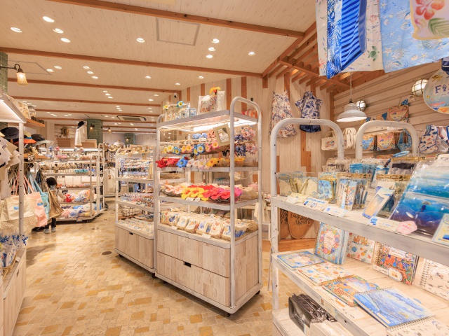 沖縄1_Splash Okinawa Mihama Market