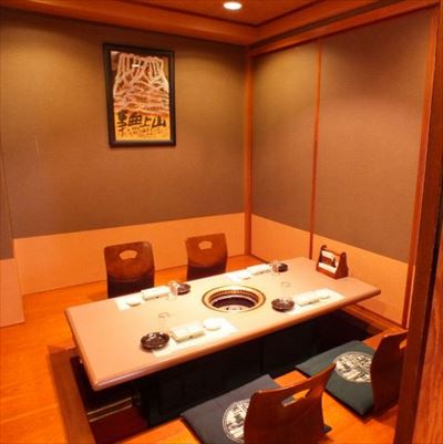 まんぷく市場 ふぐ安 宗右衛門町店 大阪観光コンシェルジュ まんぷく市場 ふぐ安 宗右衛門町店 大阪観光コンシェルジュ