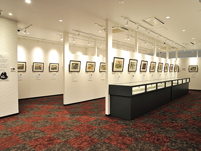 About 55 pieces and 6 pieces are always exhibited. The exhibition changes every six months depending on the theme.