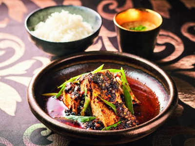 「フードホール」の中華の名店「空心」の麻婆豆腐セット1300円。