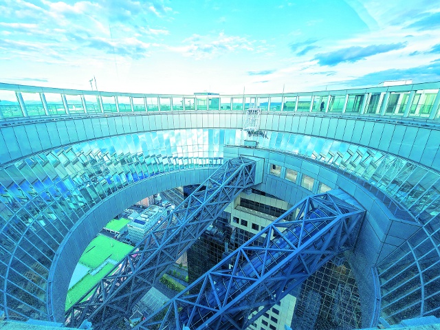 梅田スカイビル 空中庭園展望台　【特集2】巻頭特集　vol.9