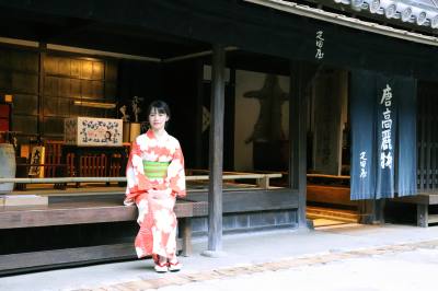 日本文化をもっと楽しみたい方は「着物体験」がおすすめ。着物を着て江戸時代の町並みを散策できる。1名30分間1000円。