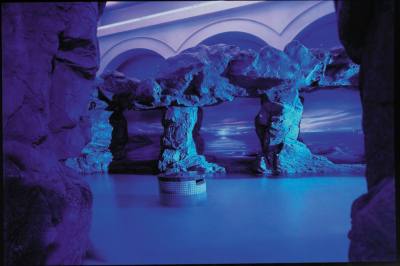 A recreation of the Blue Cave in Capri, Italy. The Gaia ore generates a large amount of negative ions and far-infrared rays to enhance the body's natural healing power.