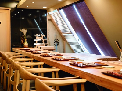 Warm interior with cedar wood as the base. It's perfect for business or anniversary dining.
