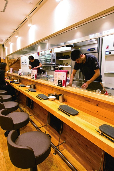 A restaurant near the entrance to Soemoncho's arcade.