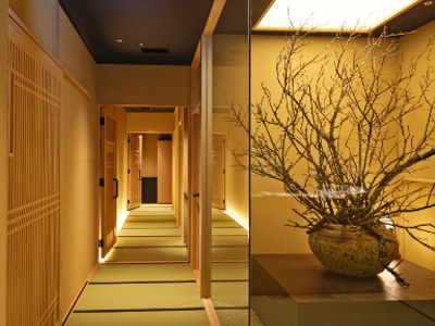 The spacious and relaxing restaurant also offers private rooms for 4 to 60 people. It can be used for a wide range of occasions from lunch to banquets.