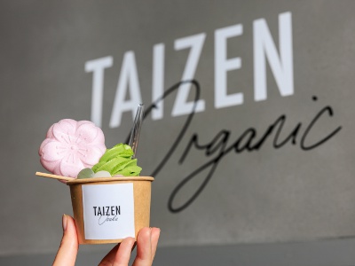 Uji matcha ice cream 780 yen. You can enjoy its refreshing sweetness and bitterness.