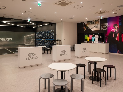 The arena is equipped with a changing area, rest area, and drink vending machines, allowing visitors to relax even during long rentals.
