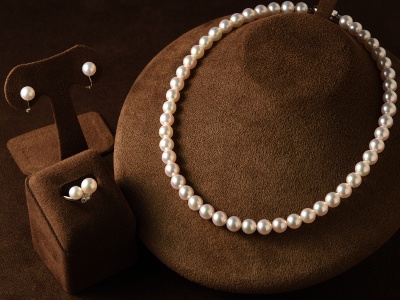 Pearls made in Japan are popular even from overseas. Rings from 280,000 yen, necklaces from 380,000 yen