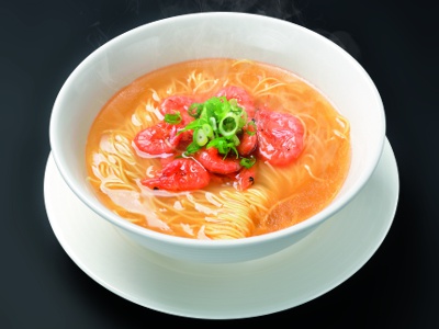 幸えびラーメン1,700円は、清らかな伏流水を使って育った国産の幸えびと、北海道産小麦の細麺を使用。えびの香りを楽しんで。