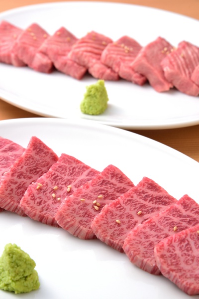 Top loin 2,178 yen, salt tongue 2,178 yen. The manager says, 