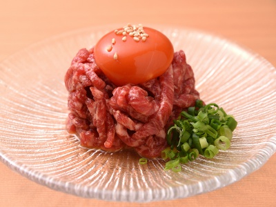 1,694 yen for yukke, which can be offered only because we carefully select the best parts of Japanese beef. Try its deliciousness.