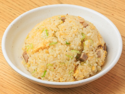 やきめし600円。強力な火で一気に炒めたパラパラ食感が特長。ゴロッと大きなチャーシューの旨みが味のアクセントに。