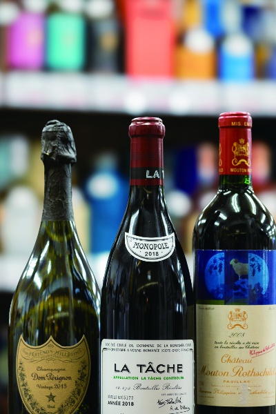 ワインは、DRC（ドメーヌ・ド・ラ・ロマネ・コンティ）や五大シャトー、シャンパンなどがスタンバイ。