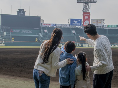 スタジアムツアー2,000円では、球場の中を解説を聞きながら見学できる。