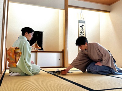 茶道や着付け、日本舞踊の教室を開催中。和気あいあいとした雰囲気で楽しく学べる。