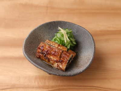 うざく1,480円は濃厚なうなぎの蒲焼きときゅうりを和えた酢のもの。さっぱりと楽しめる逸品。